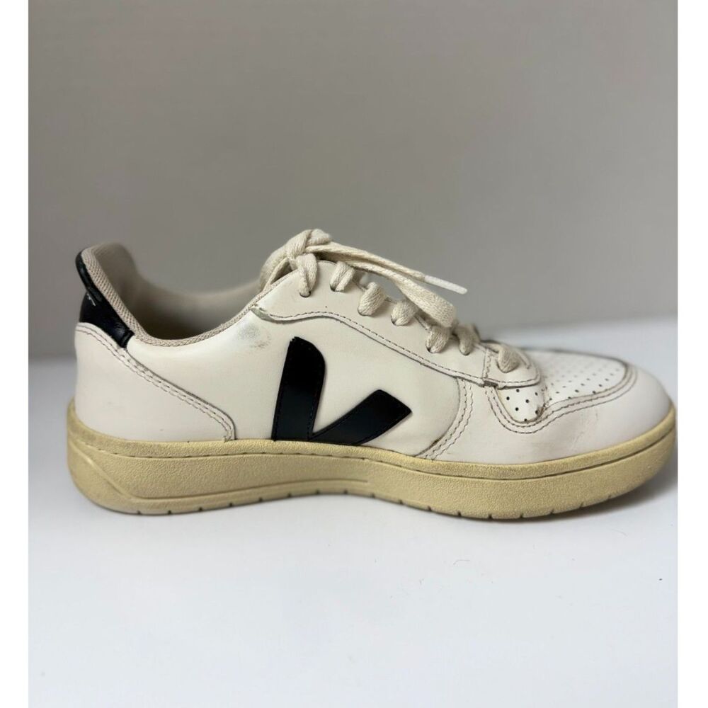 VEJA V-10 Sneakers Womens Size 5 EU 36 White Black Leather Low Top Lace Up - Picture 3 of 13